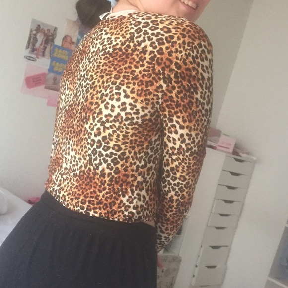 Leopard print long sleeve top - Picture 7 of 9